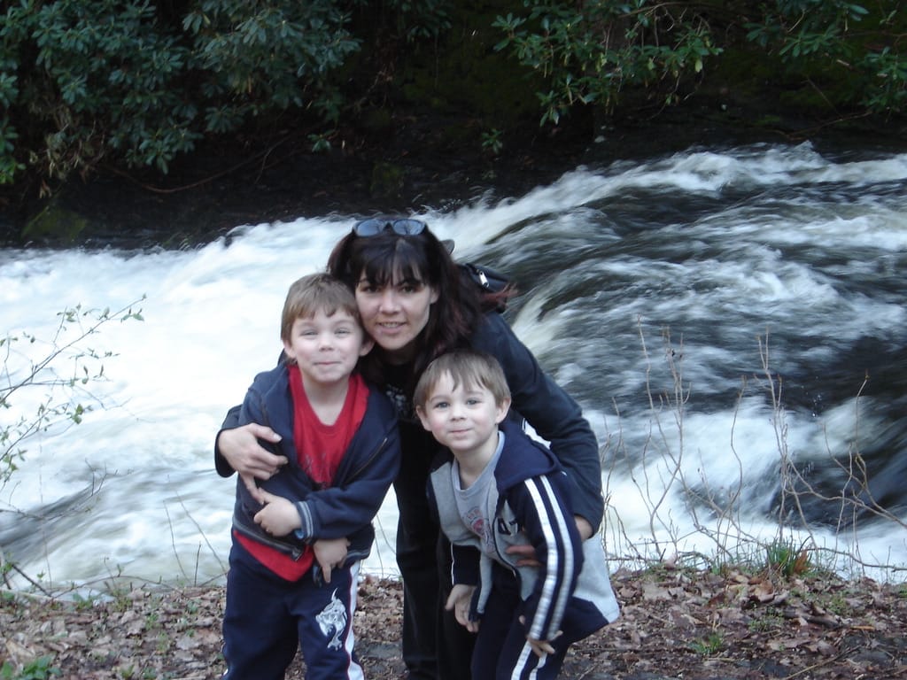 9451E762-437C-41ED-9B5A-9B50F57BBD45_1_105_c About Cay Mayor